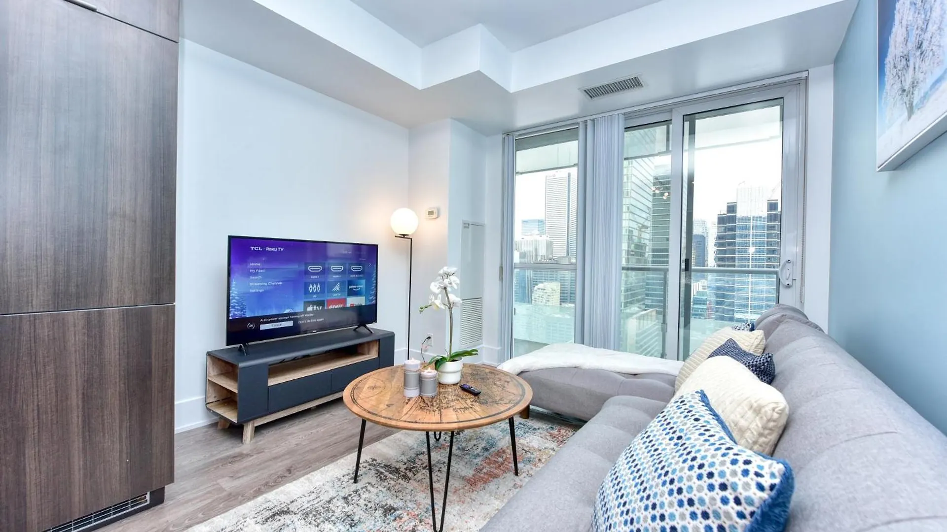 Cozy 2Br Condo With Cn Tower View トロント アパート