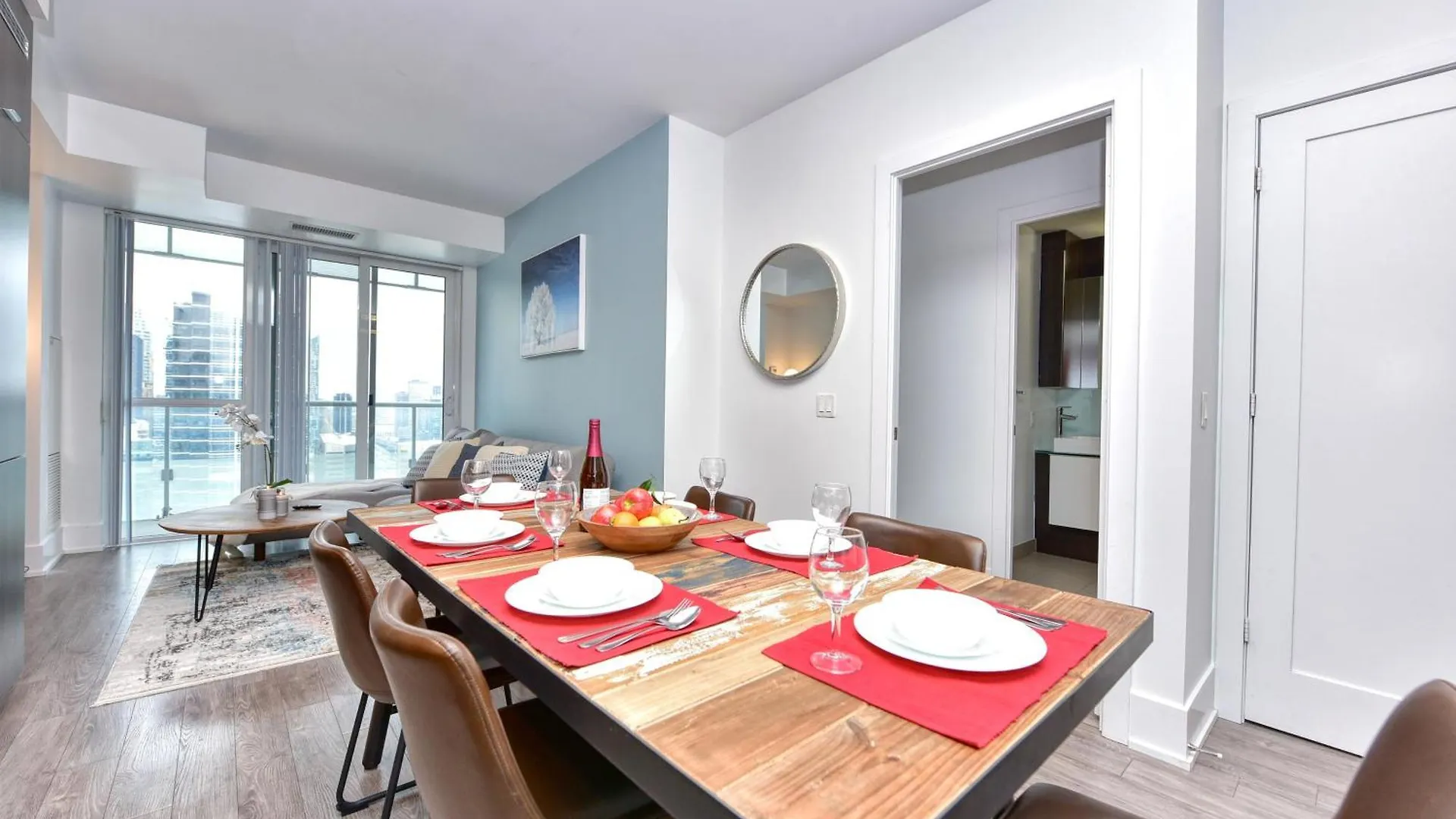 Cozy 2Br Condo With Cn Tower View Toronto Canada