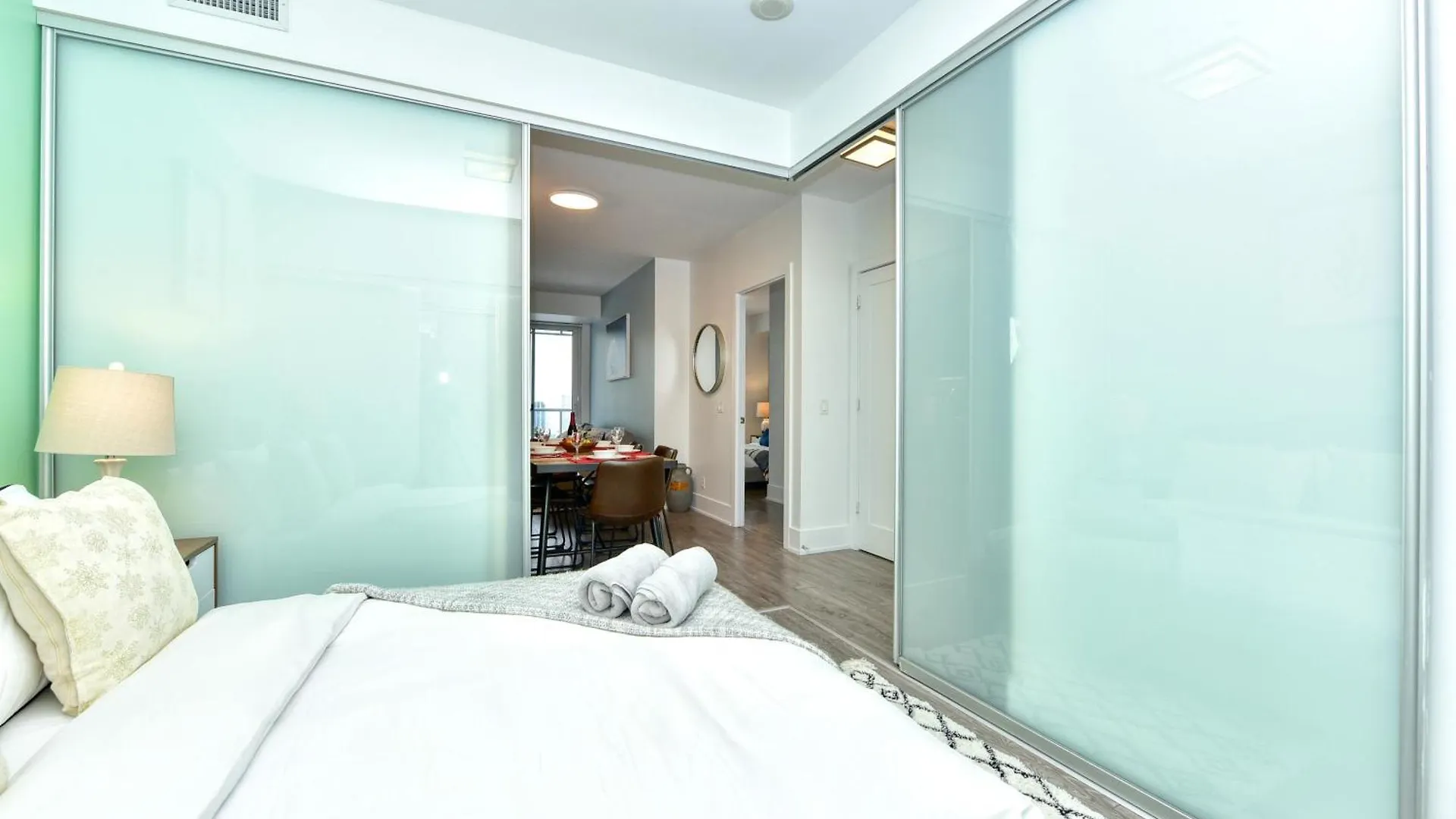 Appartement Cozy 2Br Condo With Cn Tower View Toronto Canada