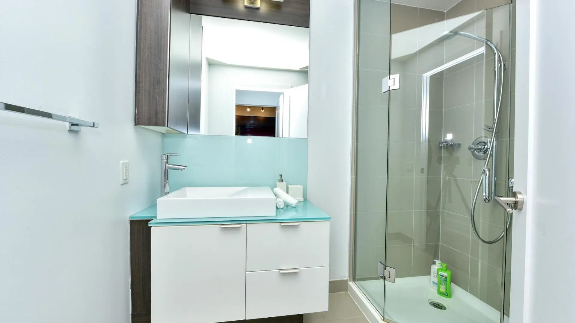 Cozy 2Br Condo With Cn Tower View トロント