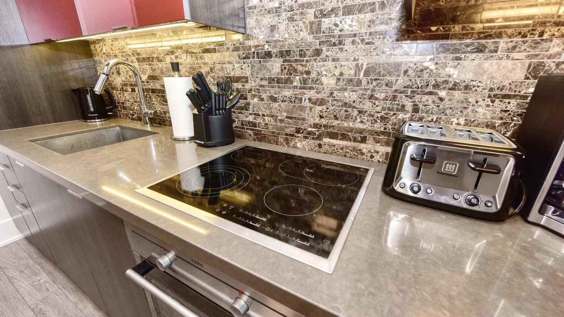 Cozy 2Br Condo With Cn Tower View Toronto